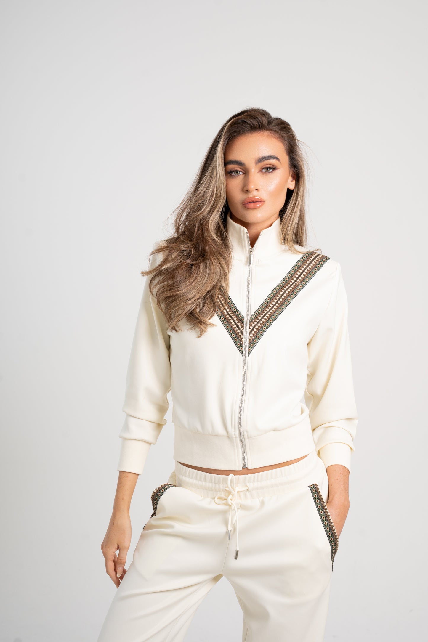 EMBROIDERED RETRO TRACKSUIT SET - Cream