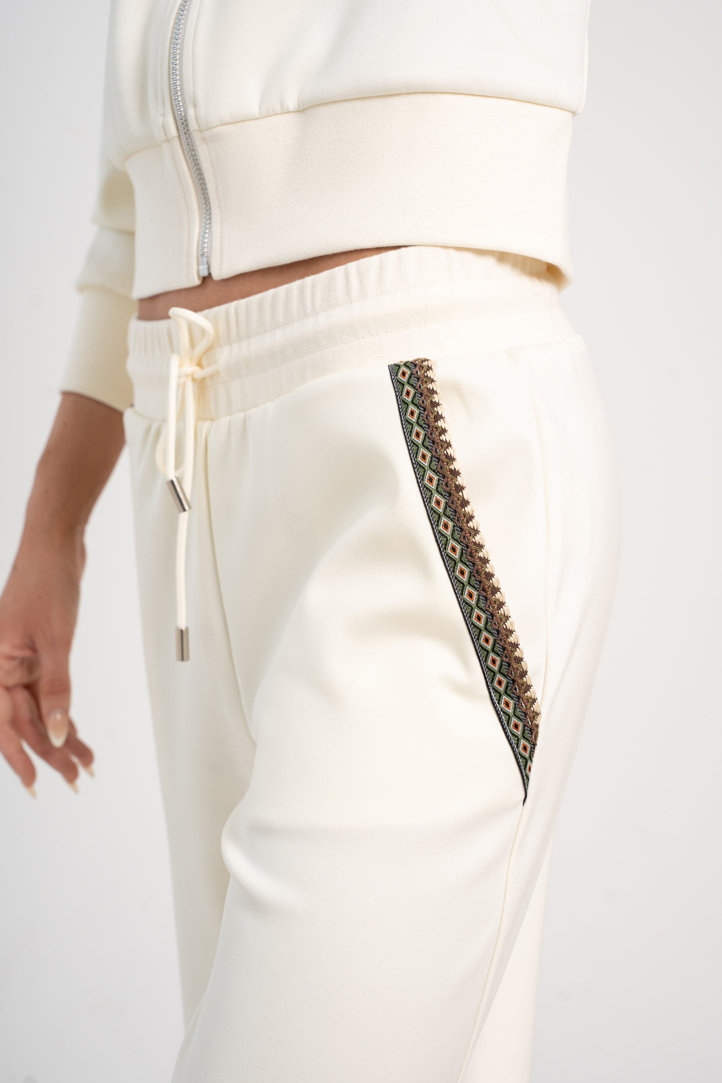EMBROIDERED RETRO TRACKSUIT SET - Cream