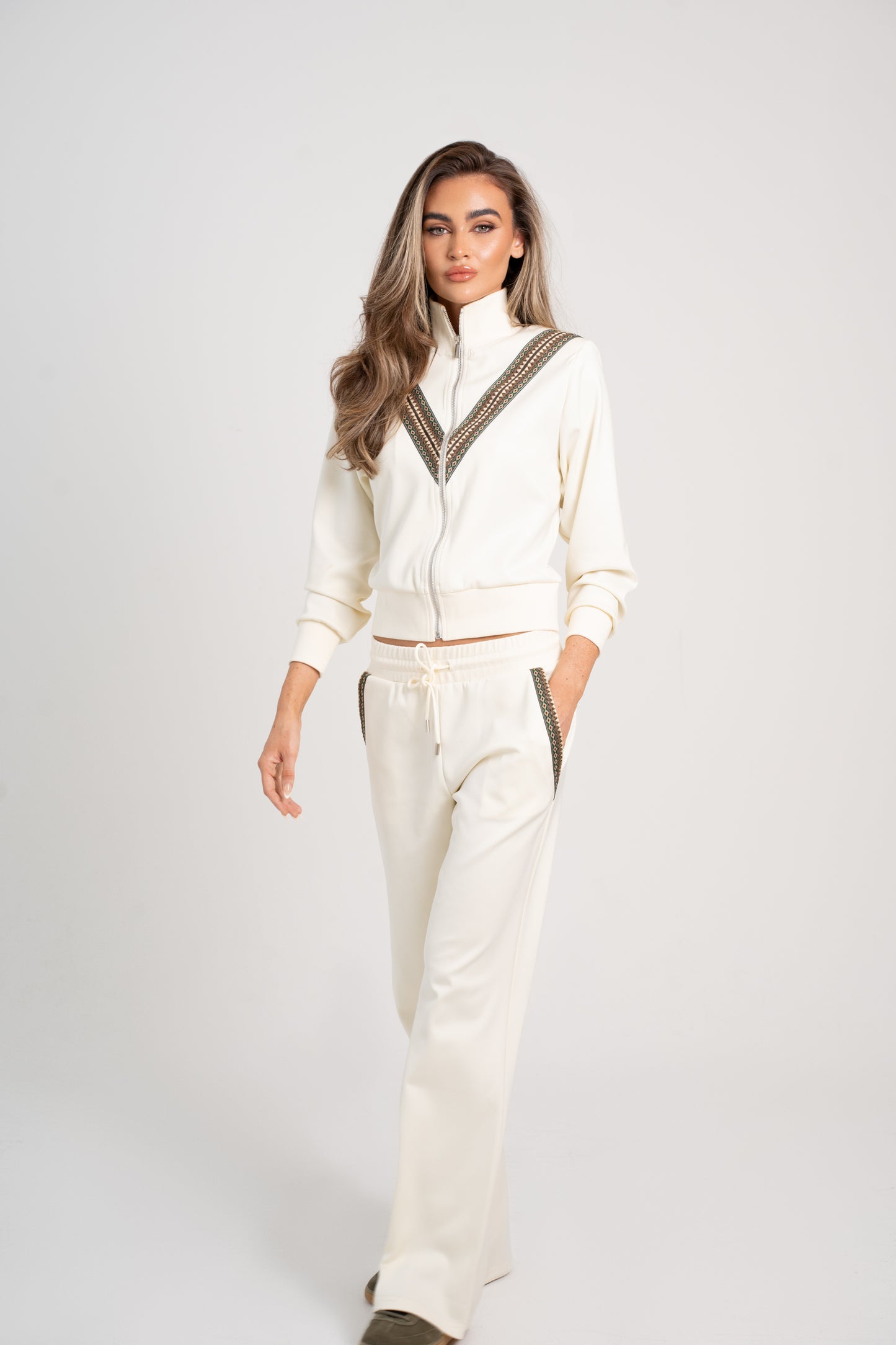 EMBROIDERED RETRO TRACKSUIT SET - Cream